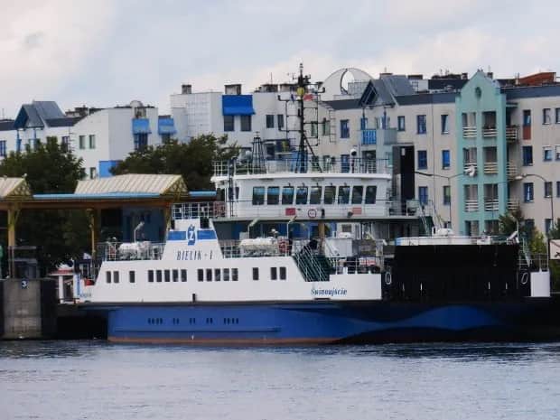 Jak kursuje prom w Świnoujściu? Sprawdź godziny i trasy rejsów