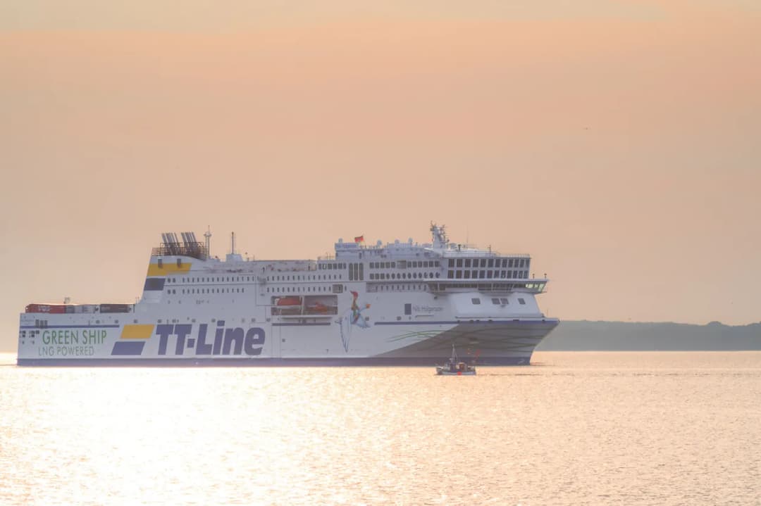 Ile płynie prom w Świnoujściu? Sprawdź czas rejsu i szczegóły