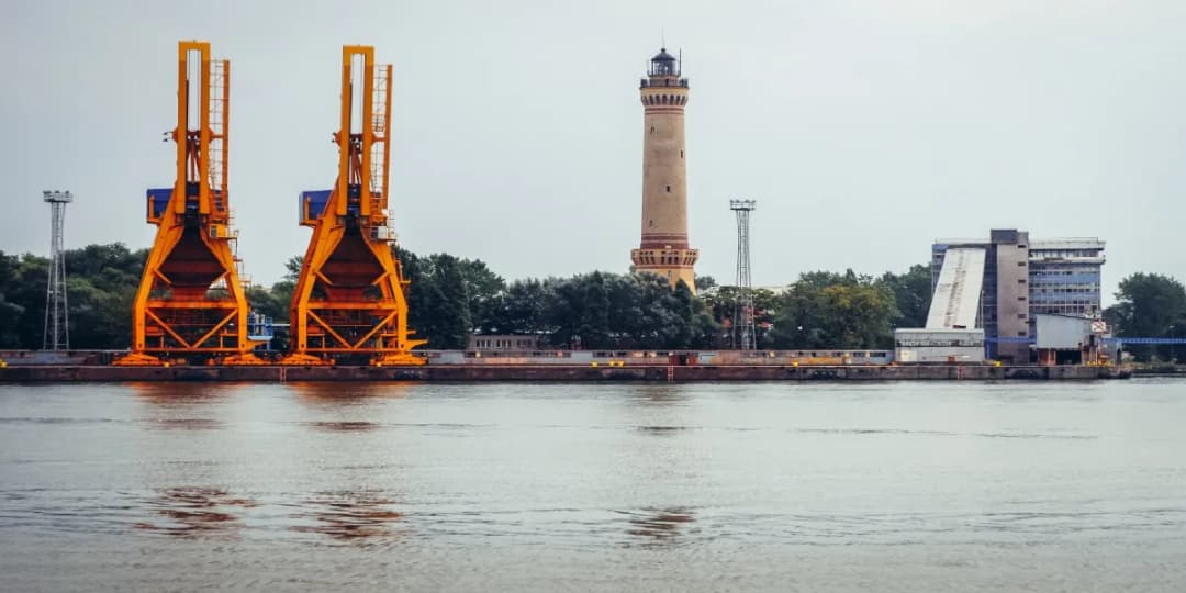 Jak długo płynie prom z Świnoujścia do Ystad? Sprawdź czas rejsu