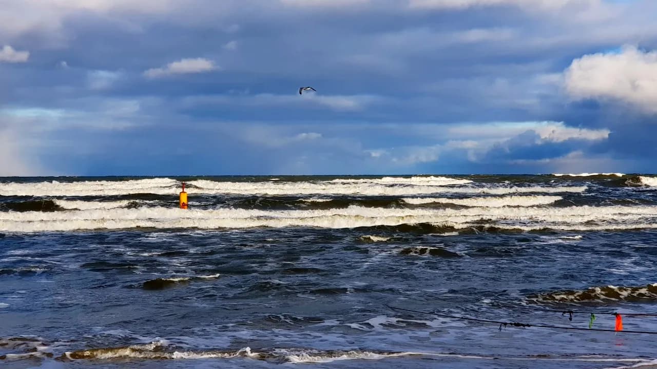 Sztormy na Bałtyku kiedy: uniknij niebezpiecznych warunków pogodowych